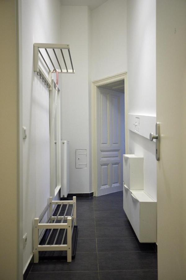 Apartment Beautiful Restored - Close To Metro - Ii