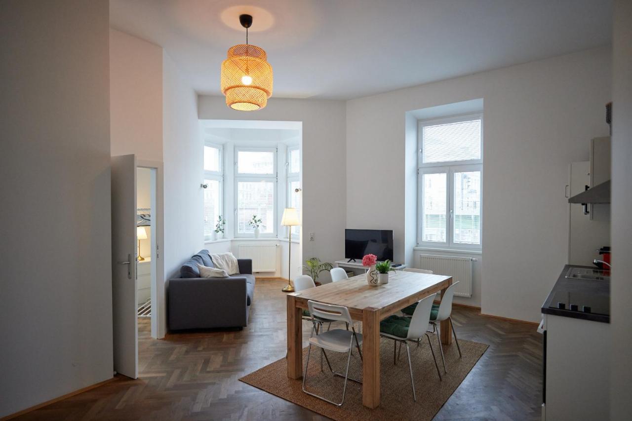 Beautiful Restored - Close To Metro - Ii